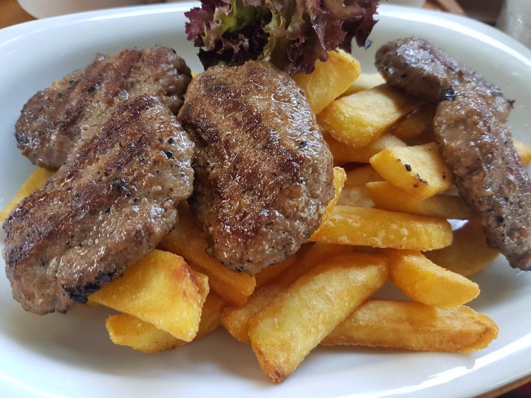 kasap style meatballs 1 768x576